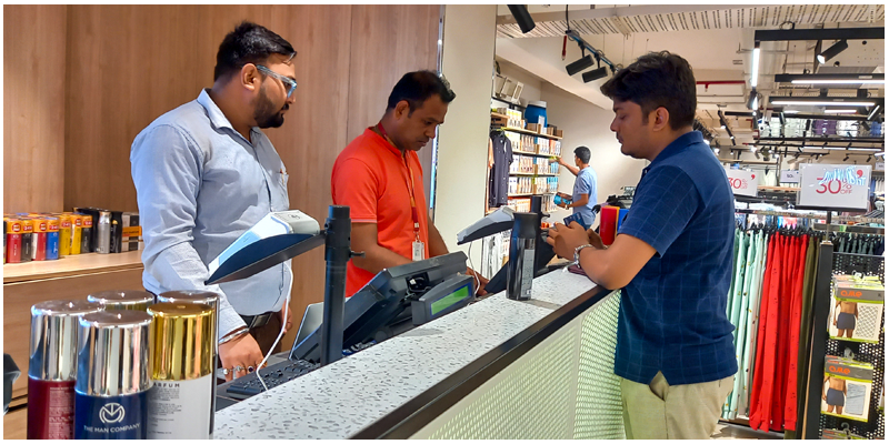 At the Customer Dealing and Billing section of Pantaloons